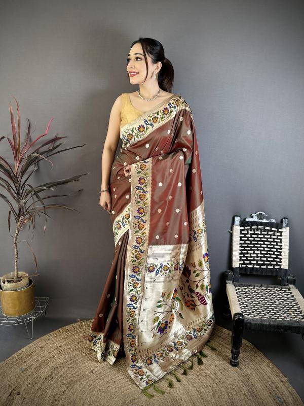 Malhar mayur paithani Saree manufacturer in Delhi
